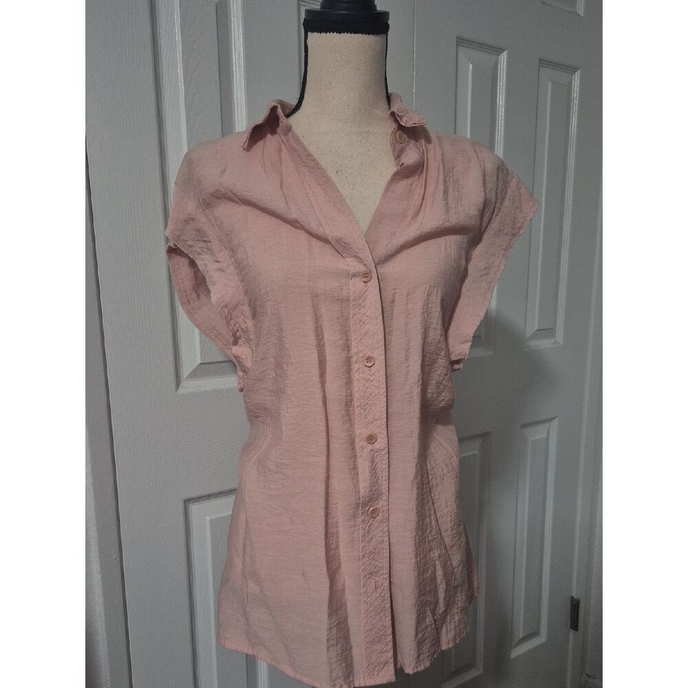 ♡♡♡ BCBGMaxAzria Light Pink Button-Front Short Sleeve Shirt Sz M